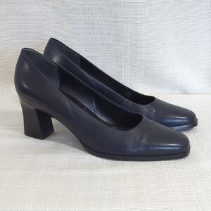 4/$20 Everyday Comfort Women Leather Pumps Block Heel 8  Slip On Vintage Career